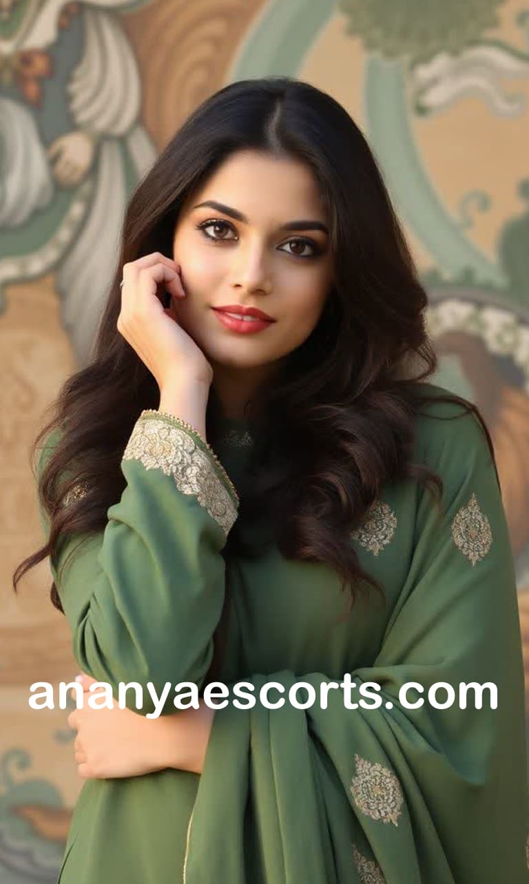 Call Girls in Mahamaya Nagar
